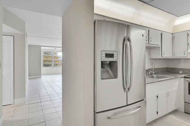 Foto del edificio - 2840 Somerset Dr