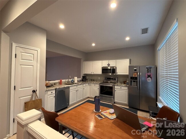 Building Photo - 6941 Rothchild Dr