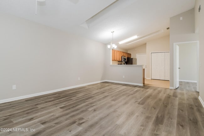 Building Photo - 8761 Pinevalley Ln