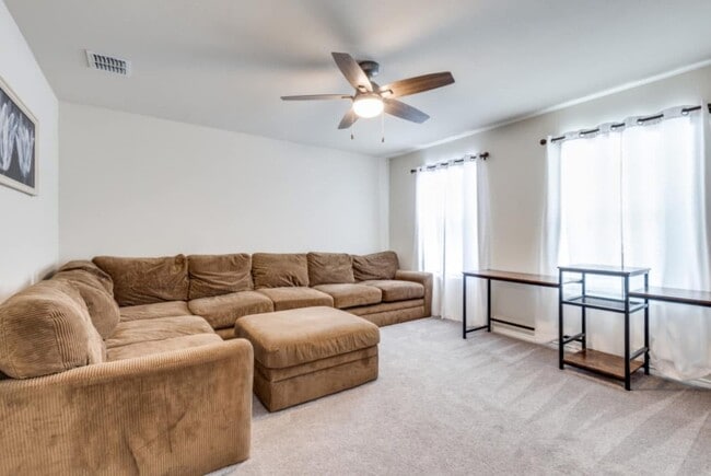 Building Photo - 16041 Pious Dr