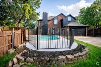 Building Photo - 7625 Shadow Wood Dr