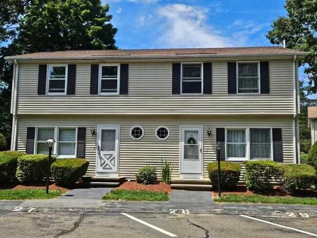Building Photo - 13 Northwoods Cir