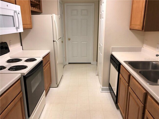 Building Photo - 18269 Bridle Club Dr
