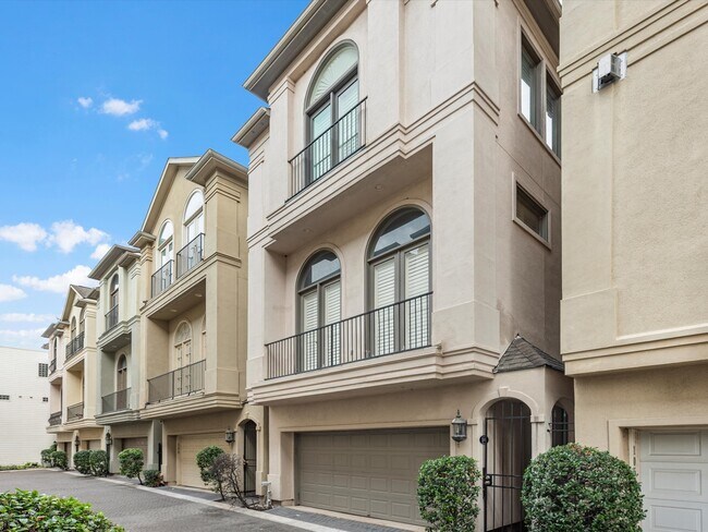 Foto del edificio - 107 Dennis St