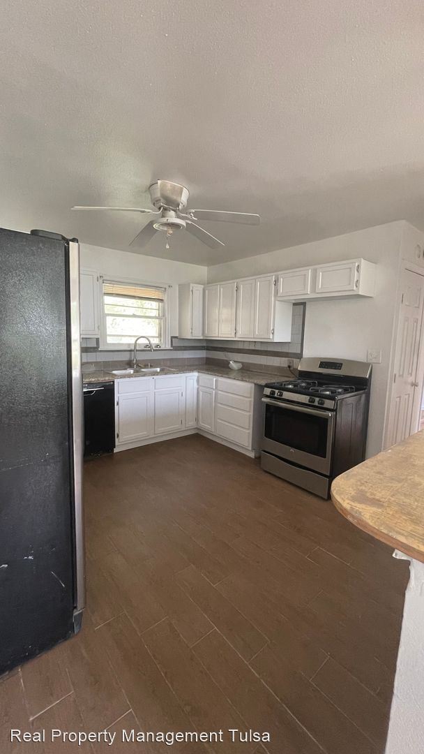 Building Photo - 3 br, 1 bath House - 5903 E Newton PL