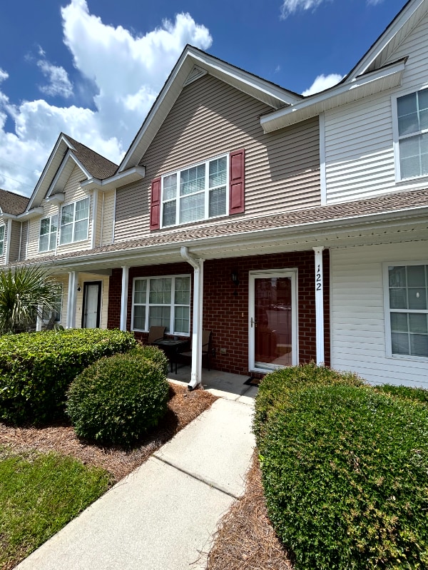 Primary Photo - 122 Sonata Cir