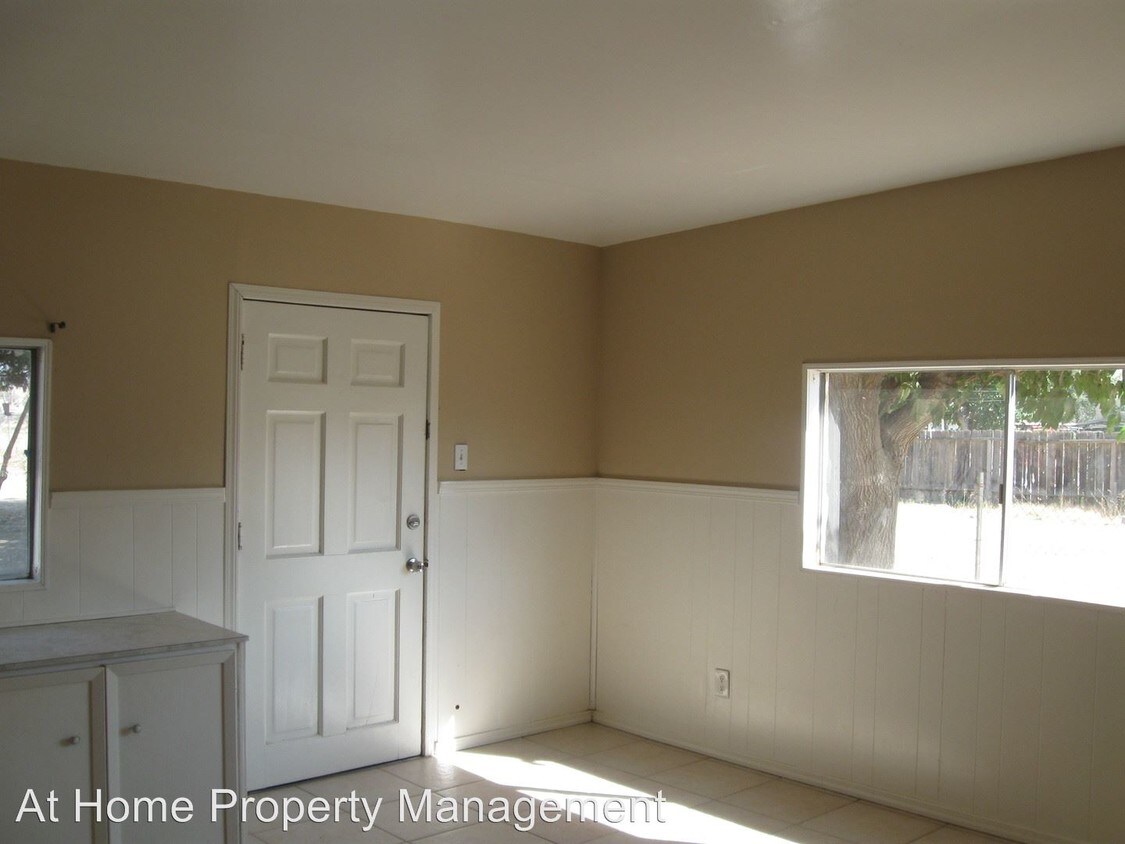 Building Photo - 319 Quantico Ave