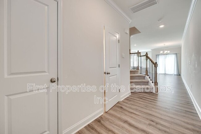 Building Photo - 642 Altamonte Dr