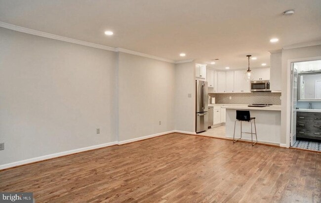 Building Photo - 2510 Fairfax Dr