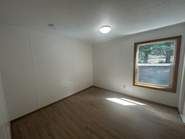 Foto del edificio - 561 E Colonel Wright Rd