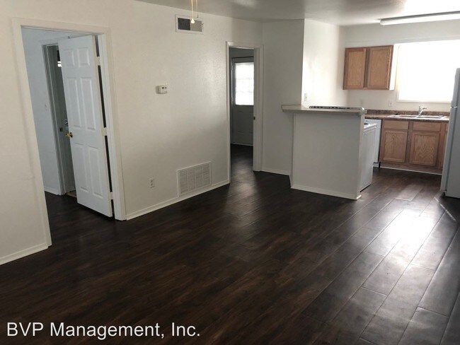 Building Photo - 2 br, 1 bath House - 1514 Broadmoor Drive