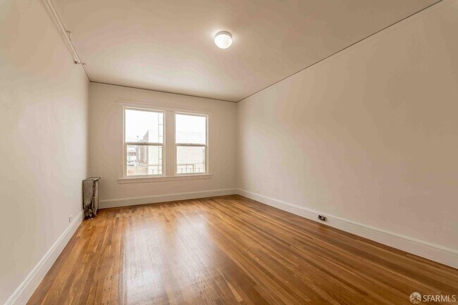 Foto del edificio - 695 35th Ave