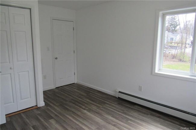 Building Photo - 80 W Dorsey Ln