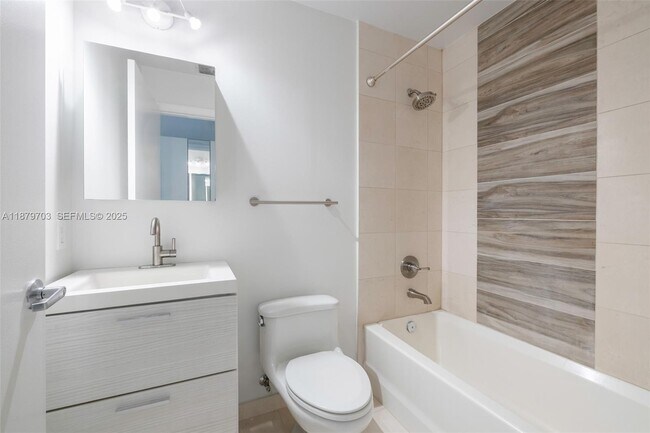 Foto del edificio - 60 SW 13th St