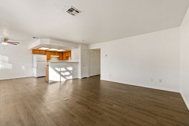 Foto del edificio - Bright & Open 2 Bed, 2 Bath Condo in Las V...