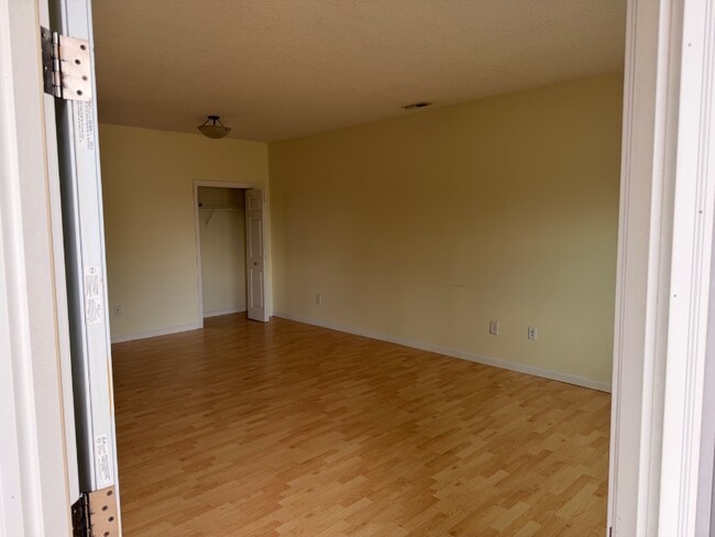 Foto del edificio - 44 OH-103