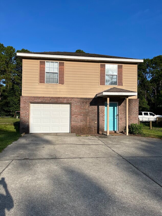 8526 Laredo St, Navarre, FL 32566 House Rental in Navarre, FL