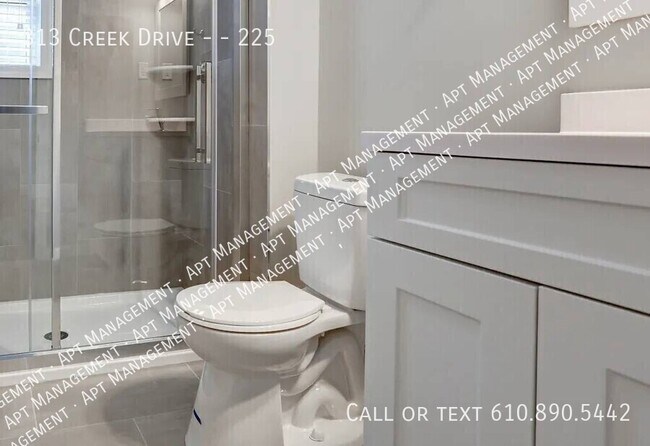 Foto del edificio - 313 Creek Dr