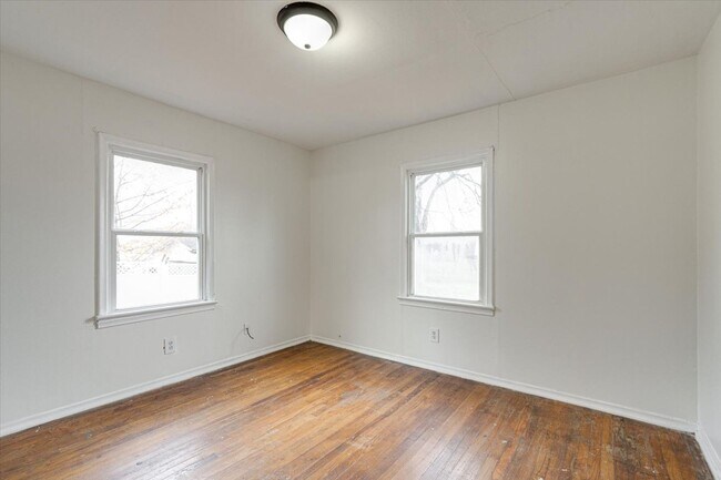 Foto del edificio - 1615 Heather St