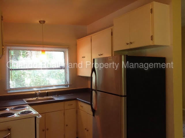 Building Photo - 5911 Yucatan Dr