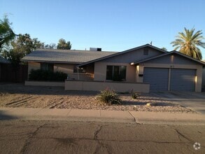 Building Photo - 514 E Hermosa Dr