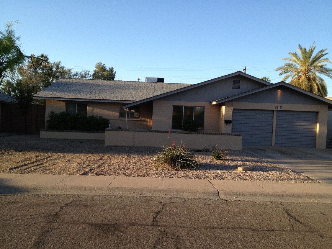 Primary Photo - 514 E Hermosa Dr