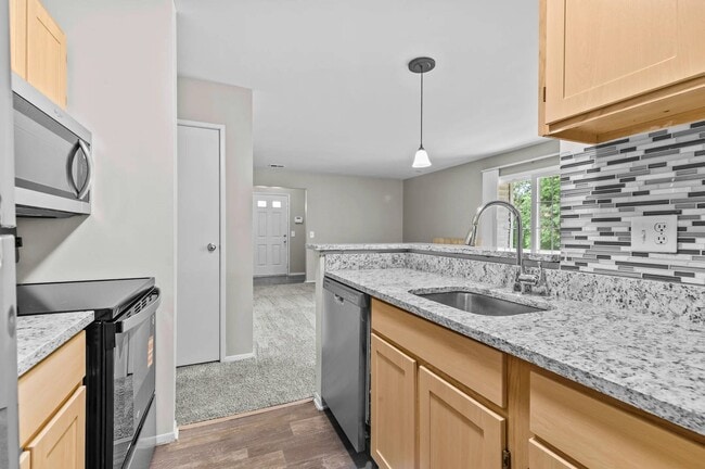 Building Photo - Village Club of Farmington Hills