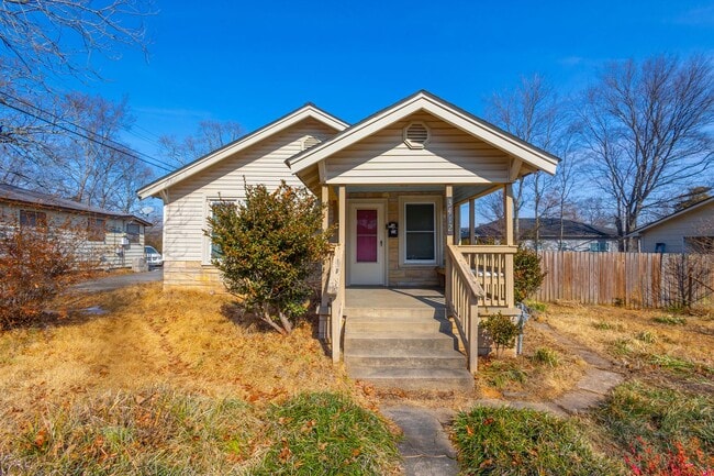 Building Photo - 2 Bedroom Stifft Station Cottage