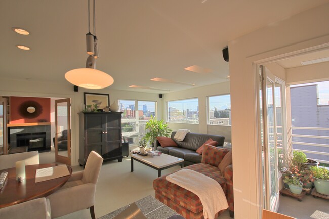 Foto del edificio - 535 Summit Ave E