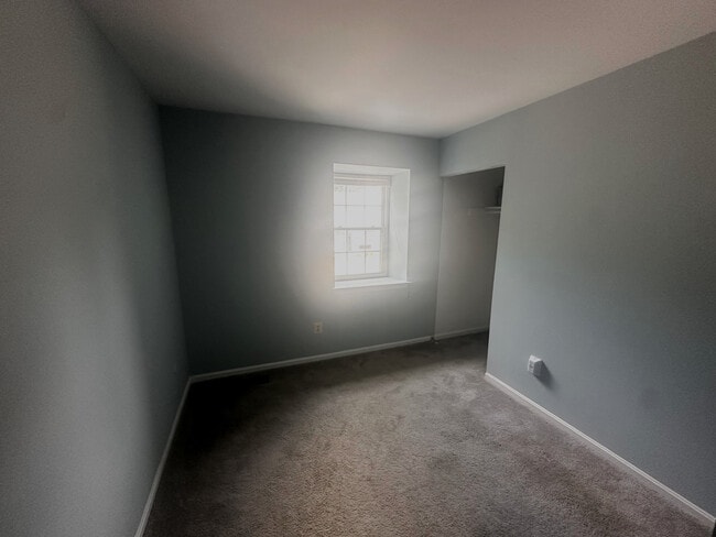 1st bedroom - 3329 Ryon Ct
