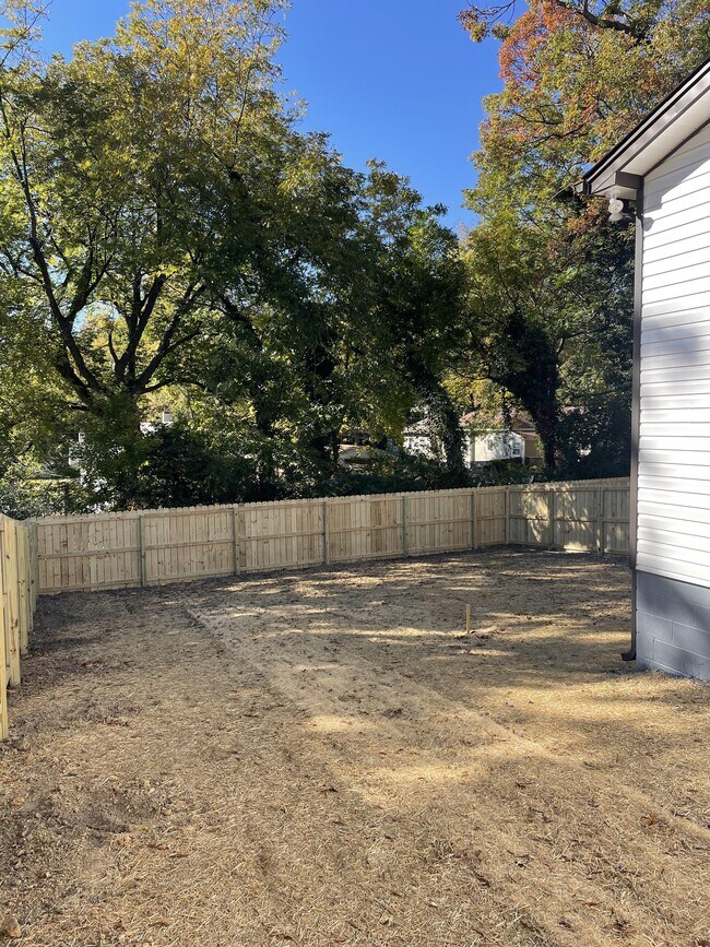 Building Photo - 414 Whiteoak St