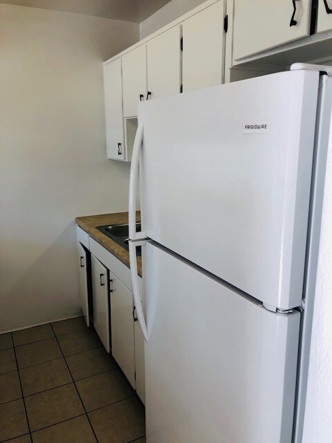 Foto del edificio - 2417 N Oleander Ave