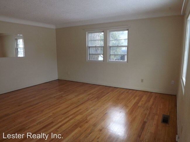 Building Photo - 3 br, 1.5 bath House - 108 Laguna