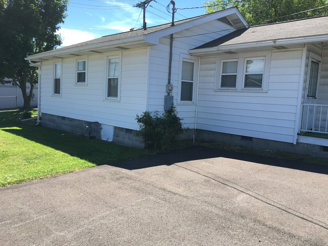 100 Kinzer St, Beckley, WV 25801 House Rental in Beckley, WV