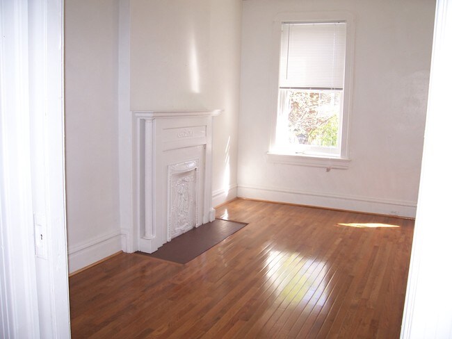 Building Photo - 4269 Botanical Ave