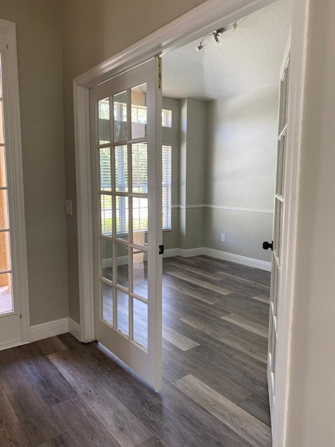 Foto del edificio - 656 Fern Lake Dr