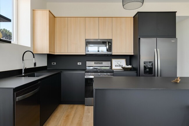 Foto del edificio - 290 Stonington Dr