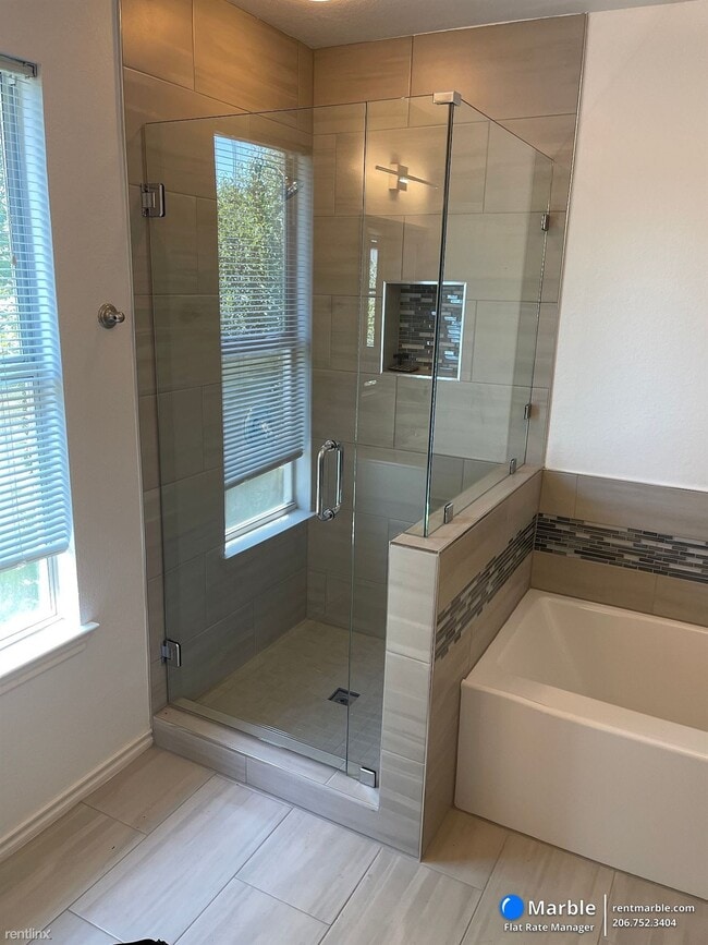 Building Photo - 4 br, 2.5 bath House - 1418 Nandina Dr