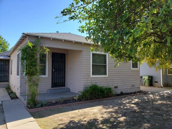 Building Photo - 5252 Tilden Ave