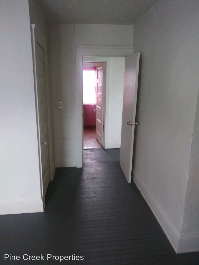 Foto del edificio - 3 br, 1 bath House - 10812 Greenlawn Ave.