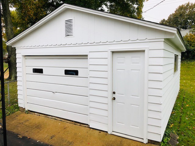 Building Photo - 10352 St Matthew Ln