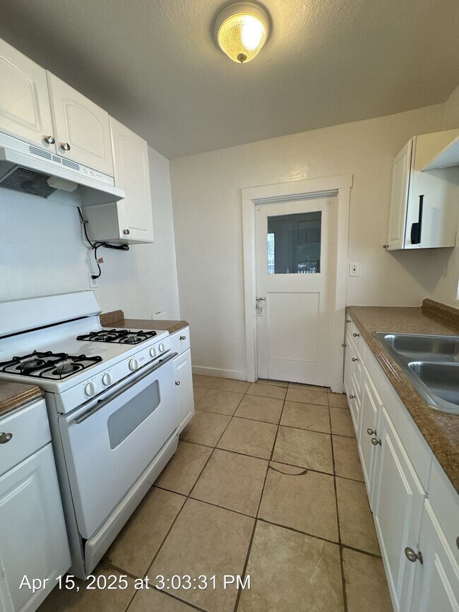 Foto del edificio - Remodel house ready for rent!