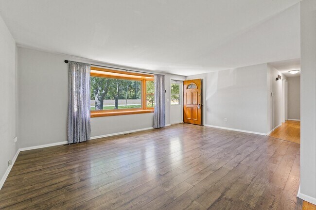 Building Photo - 6422 Hazelett Rd