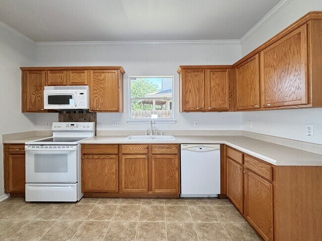 Foto del edificio - Spacious 3 bedroom home!