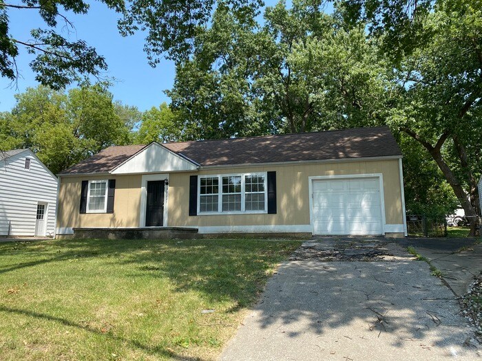 Primary Photo - Completely Renovated Ranch