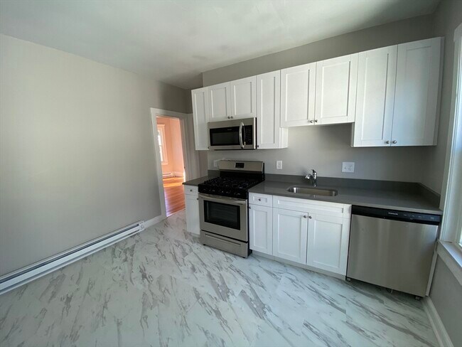 Building Photo - 48 Mora St