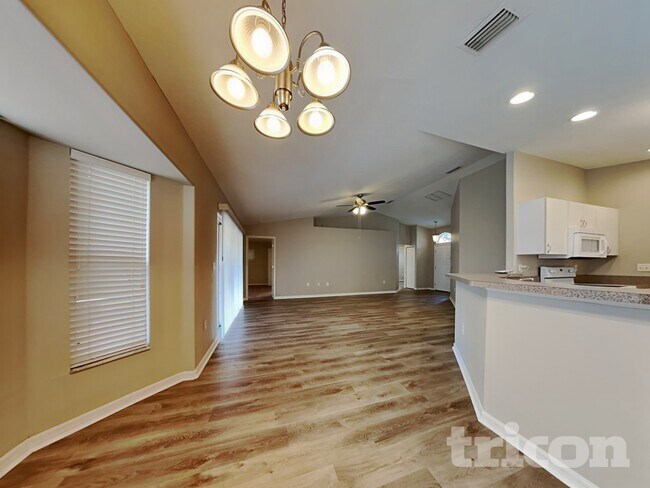 Building Photo - 3124 58th Terrace E