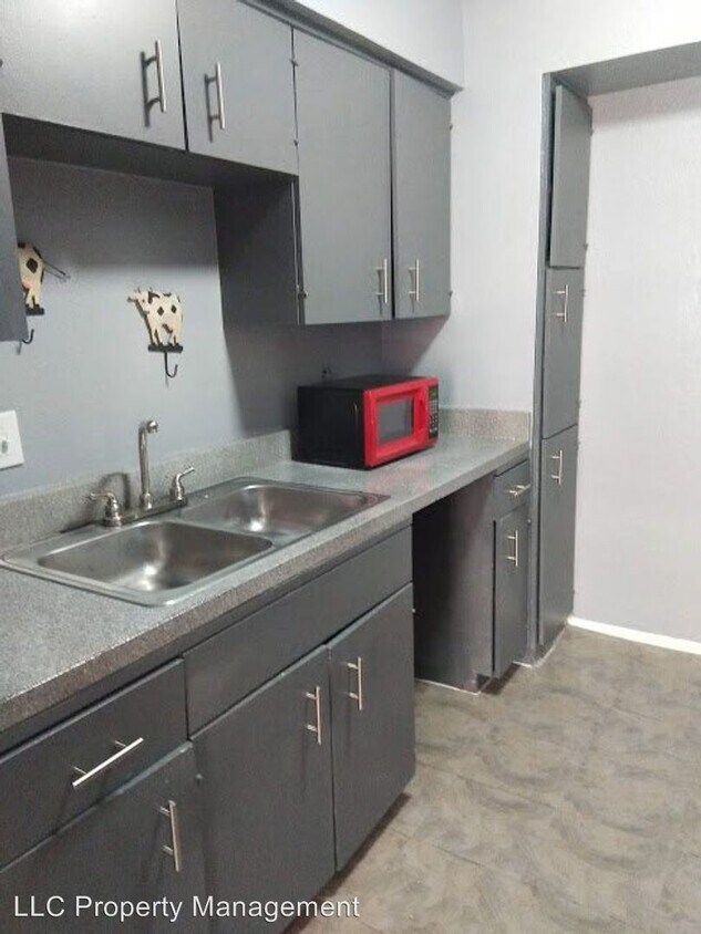 Foto del edificio - 14000-14020 Esperanza Rd