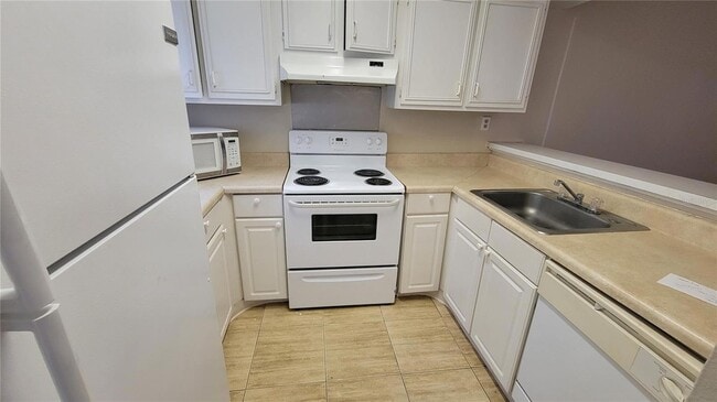Building Photo - 261 Scottsdale Square