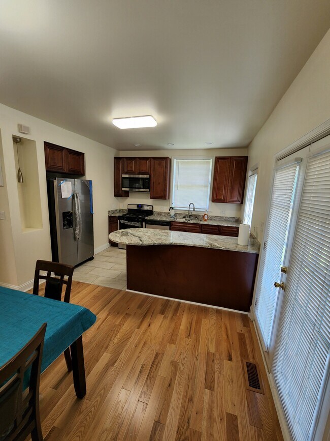 Foto del edificio - 4121 Hayes St NE